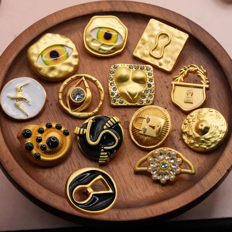 Boutons décoratifs vintage en  - Vintage Collectible Buttons avis et prix